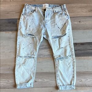 One Teaspoon Florence Painted Saints low-waist boyfriend jeans